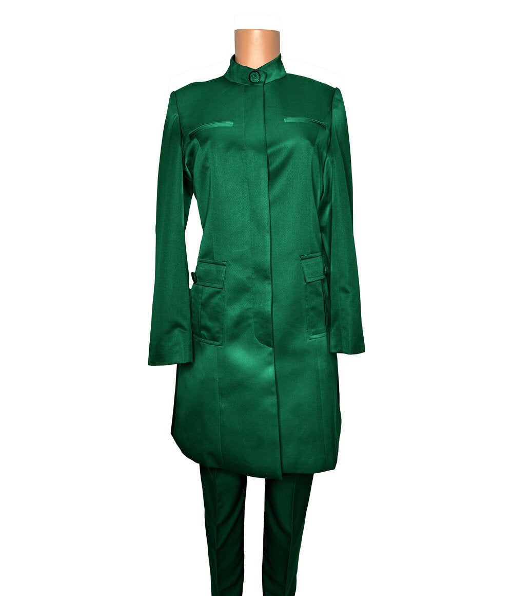 Whole body front view of the Avid 2 three-piece emerald green garment on a mannequin, designed for Muslim sisters in the Nation of Islam who value women's modest clothing.